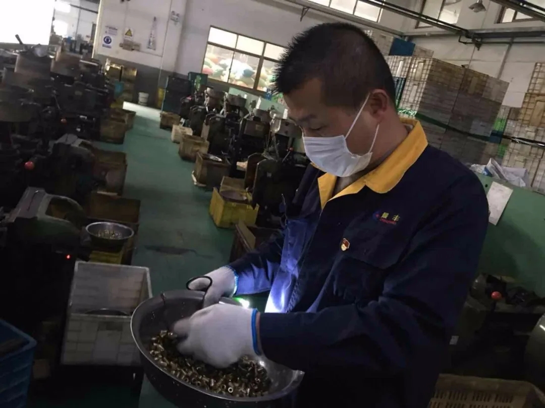 1640305789363374.jpg 640.webp (3).jpg